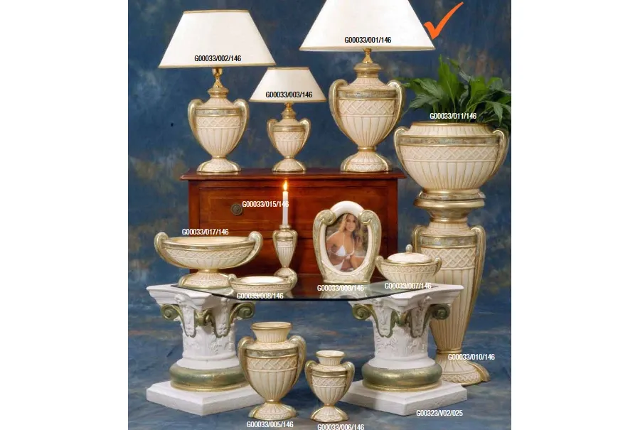 obrazek 1 Szykowna ceramiczna lampa a białym abażurem