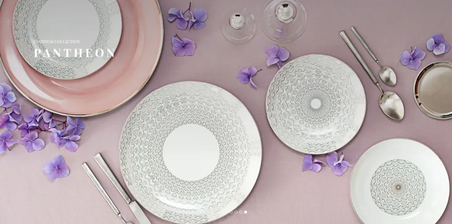 obrazek 4 Porcelanowa sosjerka z kolekcji Pantheon