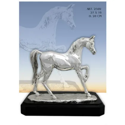 Zdjęcie Fantastyczna figura konia w galopie