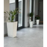 Zdjęcie 24x24x63 cm (spód) + 32x32 cm (góra) CT - Donica betonowa w kształcie stożka (biała)