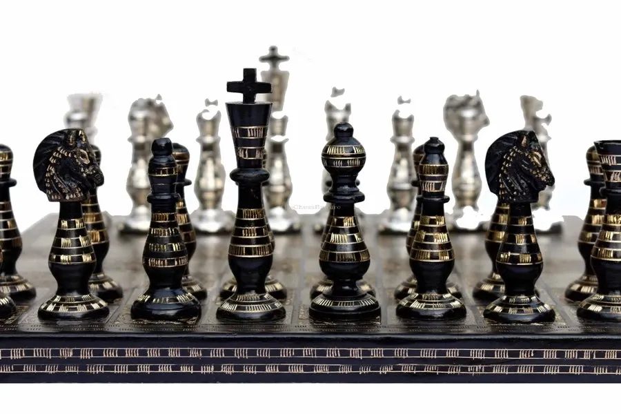 obrazek 3 Stylowy komplet mosiążnych szachów - The Chess Empire