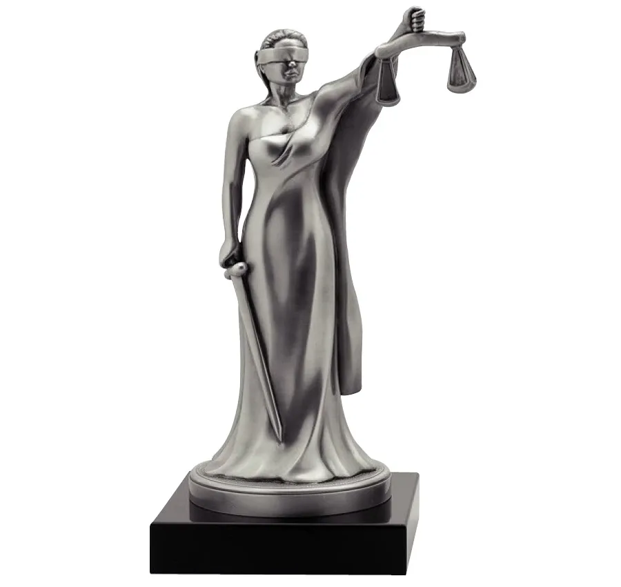 obrazek 1 Statuetka kobiety z wagą i mieczem - symbol sprawiedliwości