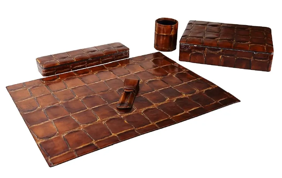 picture 1 Elegant desk accessories - Dakota