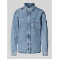 Zdjęcie Bluzka jeansowa o kroju regular fit z kieszenią na piersi