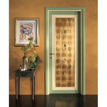 Zdjęcie Piękne włoskie drzwi pokryte płatkami złota