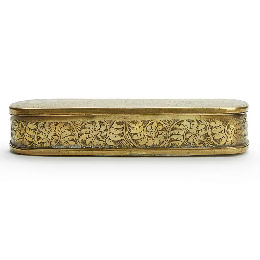 obrazek 1 Holenderska elegancka grawerowana mosiężna tabakierka  z XVIII