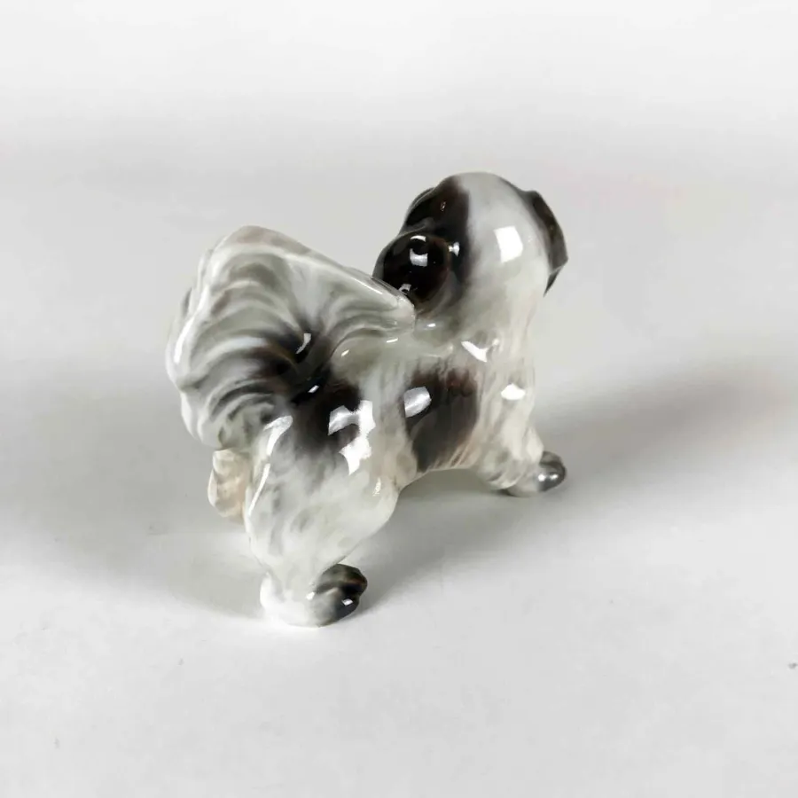 obrazek 4 Dog z ręcznie malowanej porcelany polichromowanej zaprojektowanej i wyprodukowanej przez Dahl Jensen