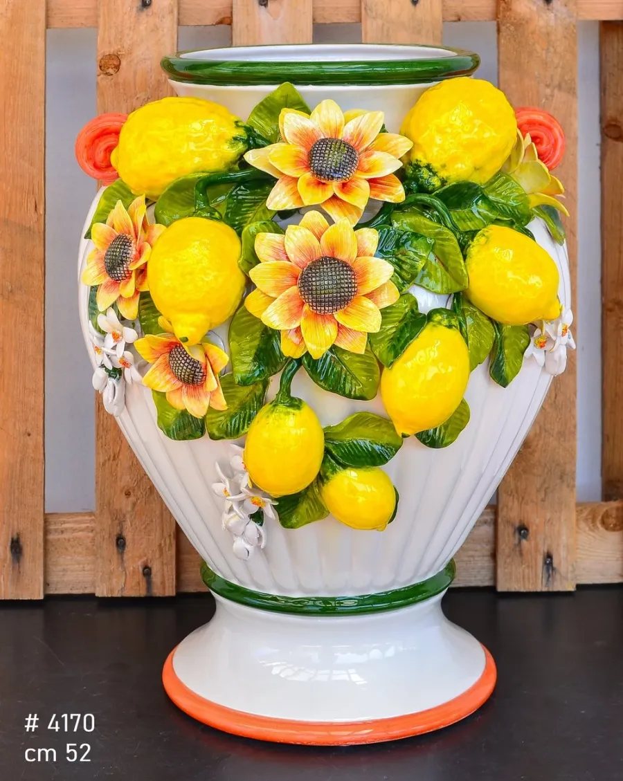 obrazek 1 Zdobiony wazon ceramiczny do stylowych wnętrz