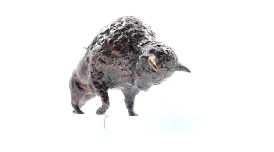 obrazek 3 Oryginalna figurka z brązu przedstawiająca bizona - idealna na prezent