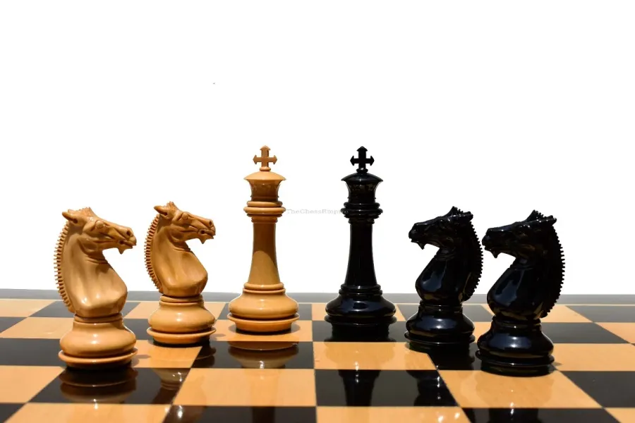 obrazek 4 Piękny zestaw lakierowanych szachów - The Chess Empire