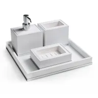 Zdjęcie Luksusowy komplet łazienkowy Snowy - kubek na szczoteczkę, pojemnik na mydło, dozownik na mydło w płynie oraz taca do łazienki – 3SC