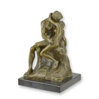 Picture A beautiful bronze sculpture depicting a kiss