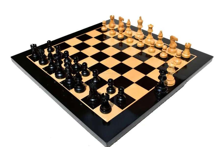 obrazek 1 Niecodzienny lakierowany zestaw szachowy - The Chess Empire