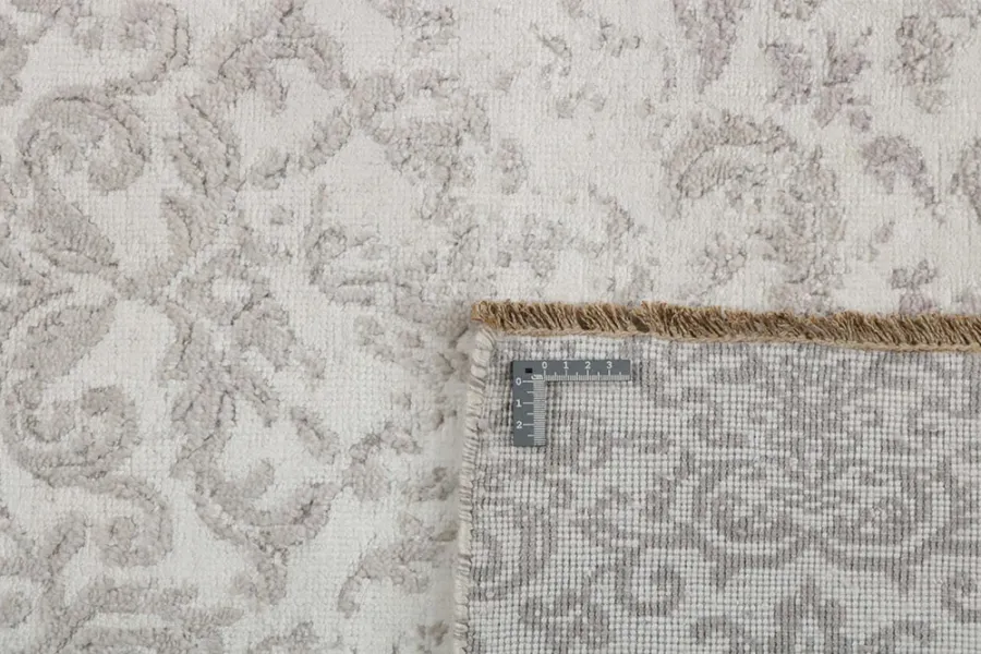 picture 2 Wonderful white-gray exclusive 3D carpet - DAMASK 7089