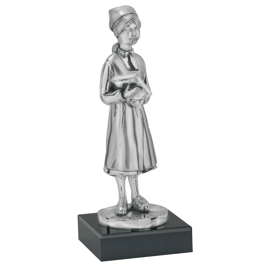 obrazek 1 Dziewczynka z książką - włoska figurka