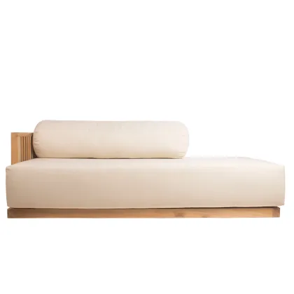 Zdjęcie Piękna stylowa asymetryczna sofa Code z drewna tekowego