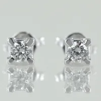 Zdjęcie Kolczyki Medium Point Light ze złota i brylantów