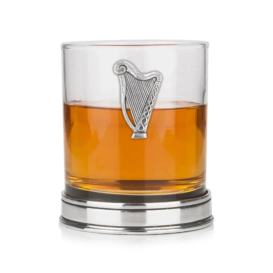 obrazek 1 Ekskluzywny prezent – wyjątkowa szklanka do whisky zdobiona irlandzką harfą