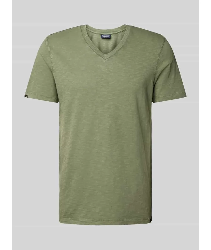 obrazek 1 T-shirt z dekoltem w serek