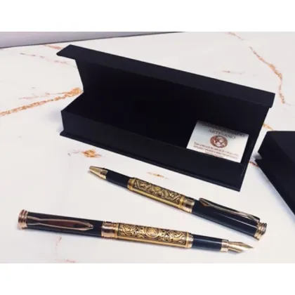 Zdjęcie Bogato zdobiony długopis pozłacany na prezent