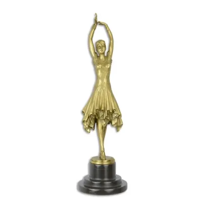 Zdjęcie Wyjątkowa rzeźba pięknej kobiety wykonana z polerowanego brązu