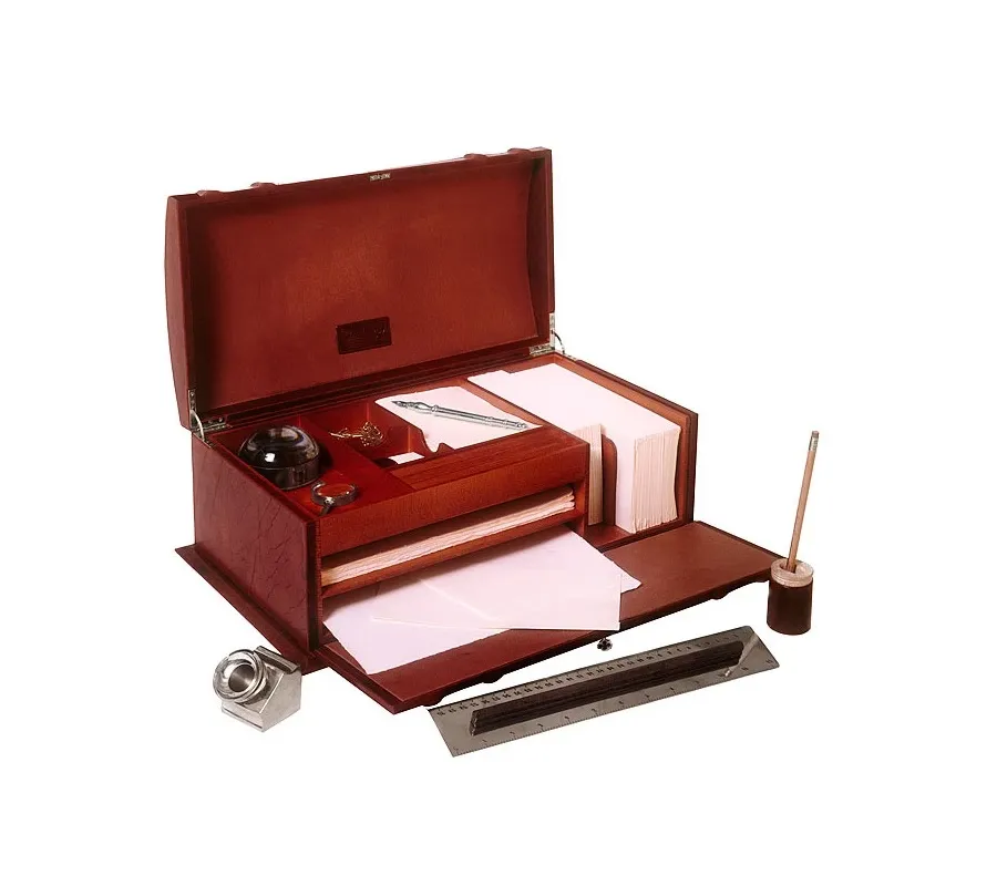 picture 1 Beautiful leather tool set for the desk
