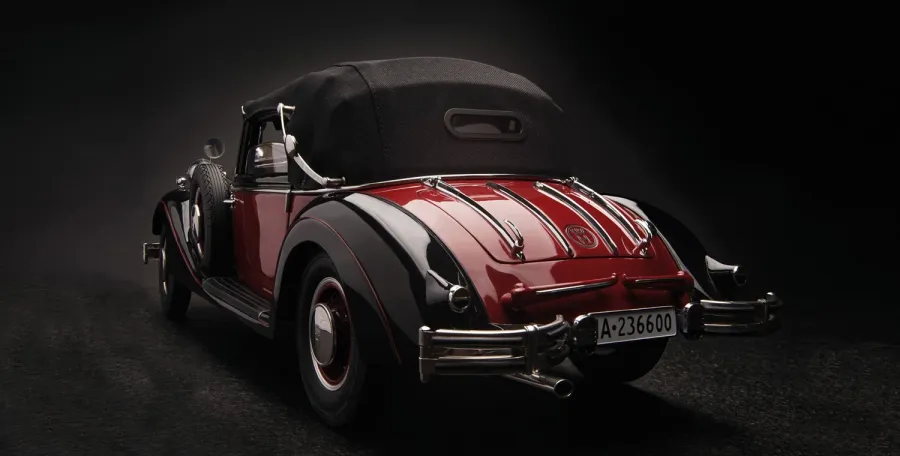 obrazek 4 Replika Horch 853, 1937 czerwono-czarny, skala 1:12