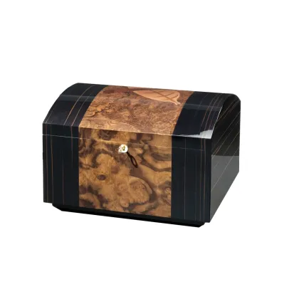 Picture Exclusive cigar case made of cedar and ebony and walnut veneer