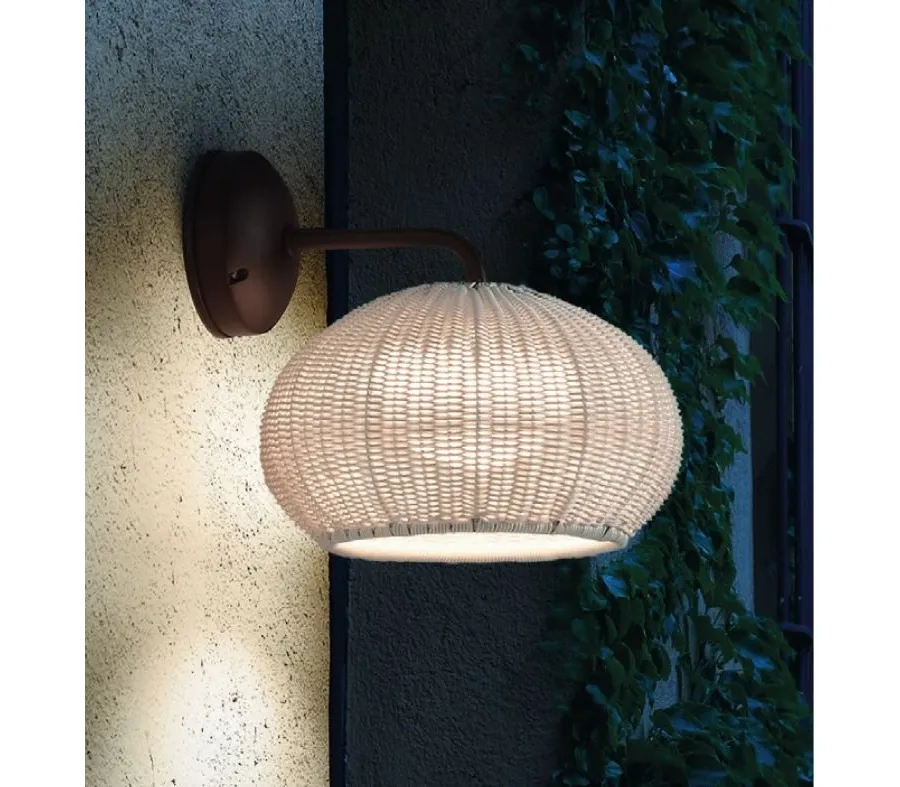 obrazek 2 Ładne oświetlenie zewnętrzne z Hiszpanii - lampa ścienna