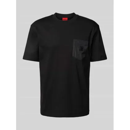 Zdjęcie T-shirt z naszywką z logo