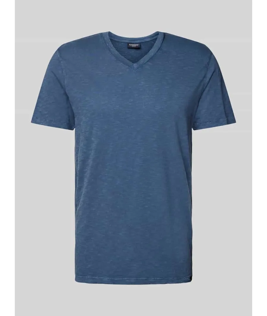 obrazek 1 T-shirt z dekoltem w serek
