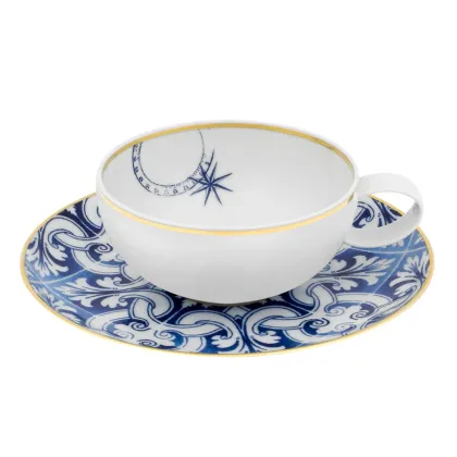Picture Porcelain tea cup and saucer Transatlântica with an original floral motif and gold rim - 4 pieces - Vista Alegre