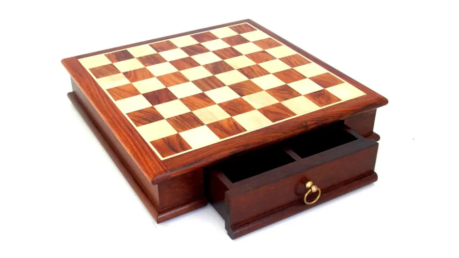 obrazek 1 Tradycyjna plansza szachowa z drewna 333W