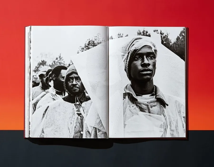 obrazek 19 Książka James Baldwin. The Fire Next Time, Art Edition No. 101–150, Steve Schapiro ‘Selma March’ - Taschen