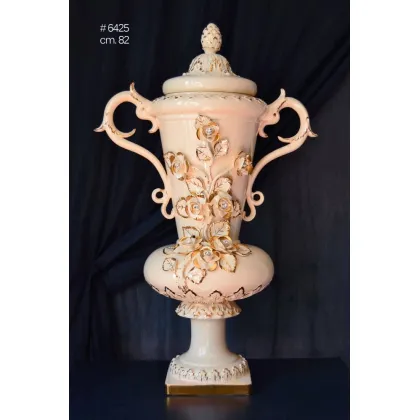 Picture Elegant decorative vase with cover