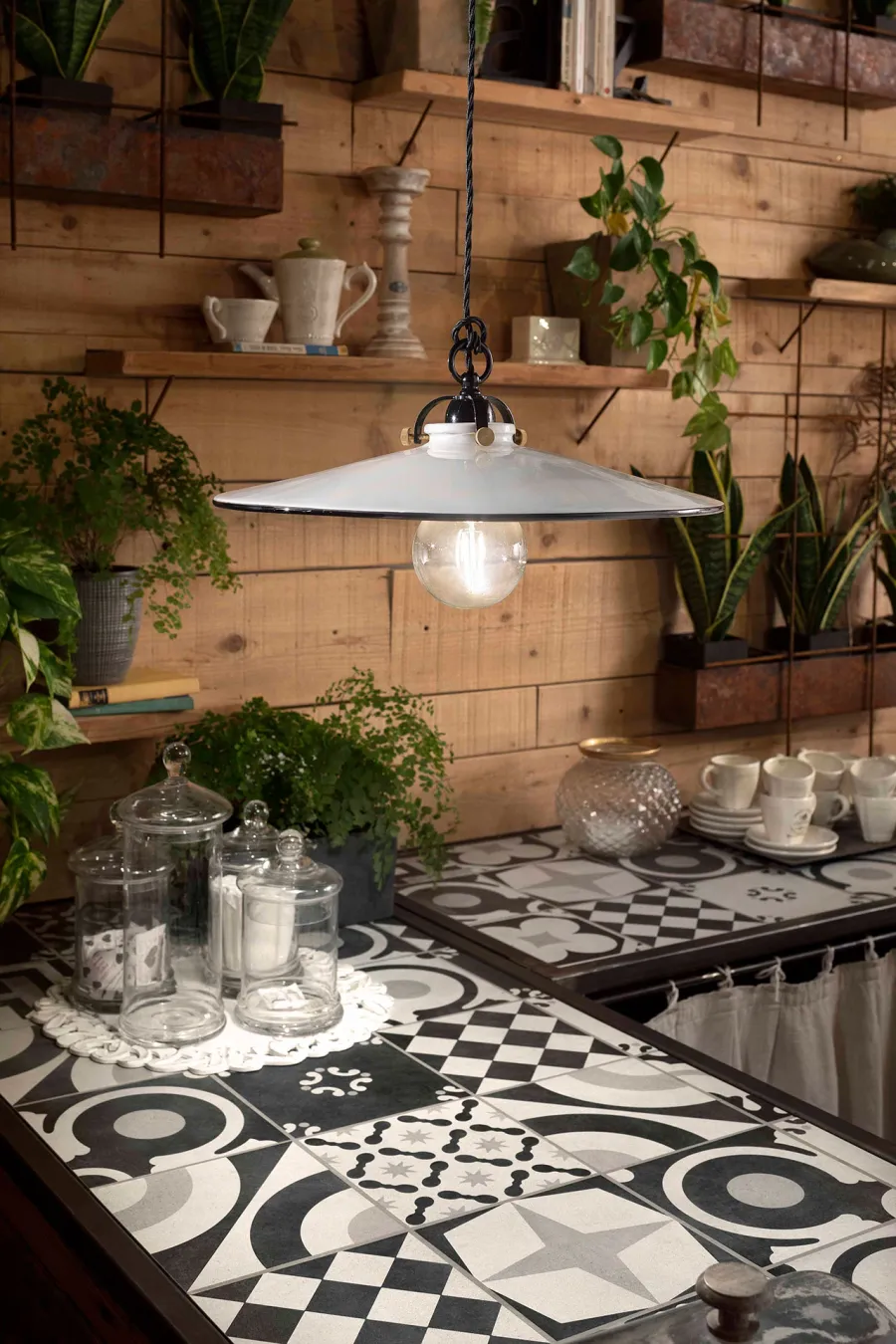 obrazek 2 Stylowa klasyczna lampa wisząca z Włoch do wyjątkowego wnętrza