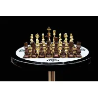 Zdjęcie Luksusowy stół szachowy z mosiężnymi figurami - The Chess Empire