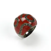 Zdjęcie Elegancki pierścionek Czarny rodowany srebrny Czarne cyrkonie Bordowy lakier do paznokci