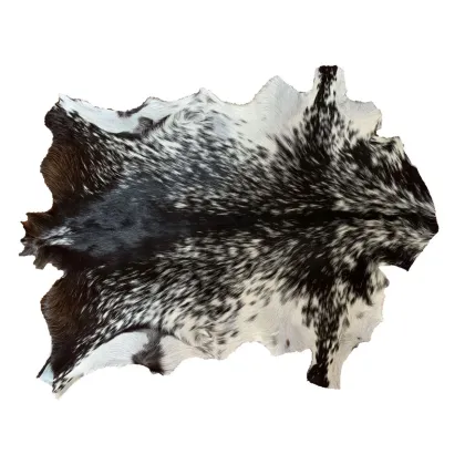 Zdjęcie Nieszablonowy skórzany dywan do nowoczesnych wnętrz