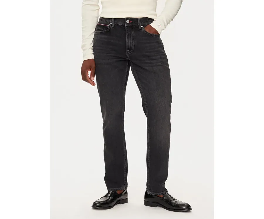 obrazek 1 Tommy Hilfiger Jeansy MW0MW36676 Czarny Regular Fit