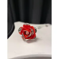 Zdjęcie Przepiękna róża z dodatkiem platyny na prezent dla niej