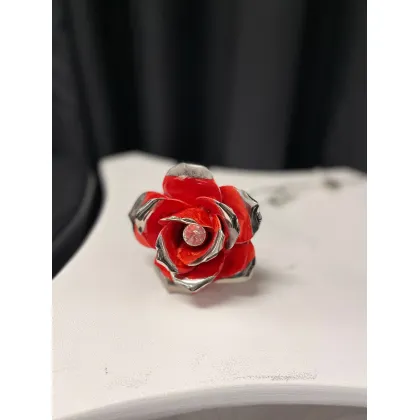 Zdjęcie Przepiękna róża z dodatkiem platyny na prezent dla niej