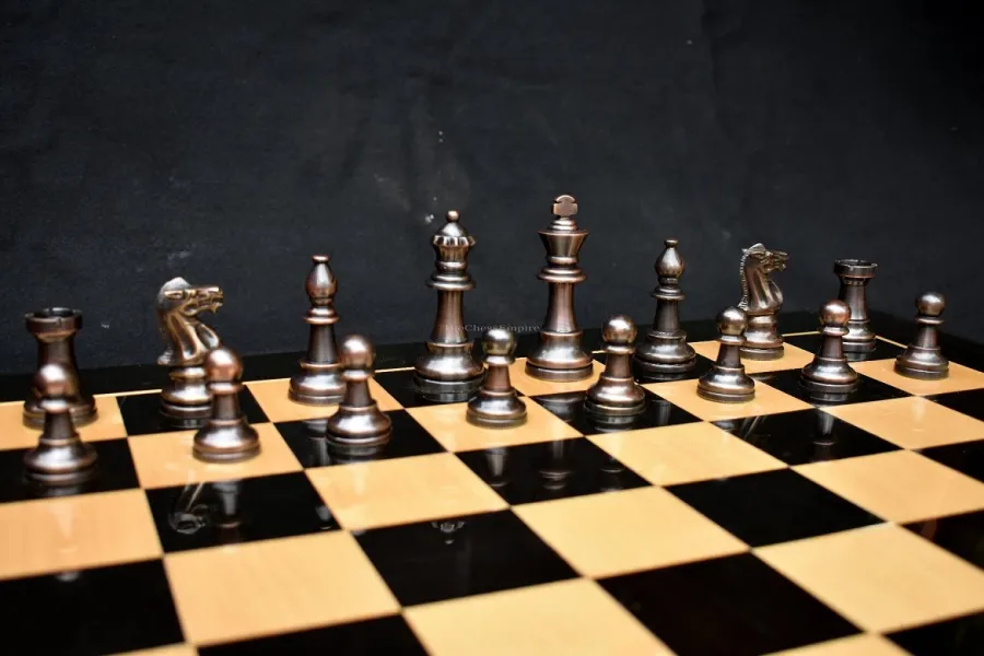 obrazek 6 Wyjątkowy komplet pionków ze stopu i miedzi do królewskiej gry - The Chess Empire