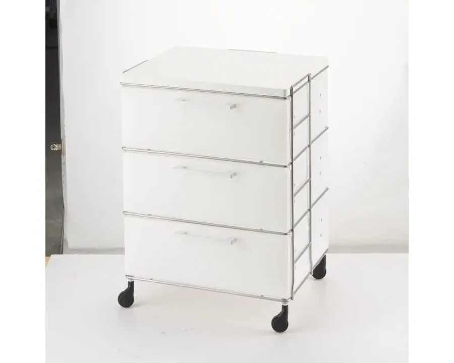 obrazek 2 Stylowa mała komoda na kółkach