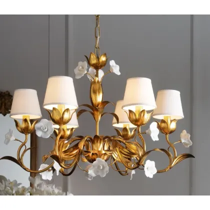 Zdjęcie Luksusowy żyrandol zdobiony kwiatami - Euro Lamp Art