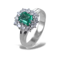 Picture Italian emerald ring with a rosette with diamonds