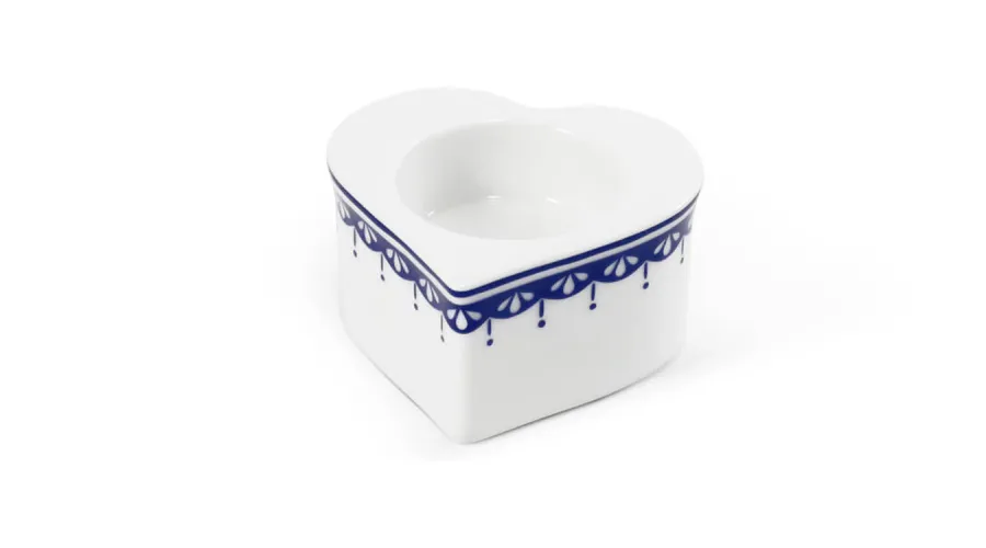obrazek 1 Oryginalny porcelanowy świecznik w kształcie serca z niebieskim zdobieniem - Leander