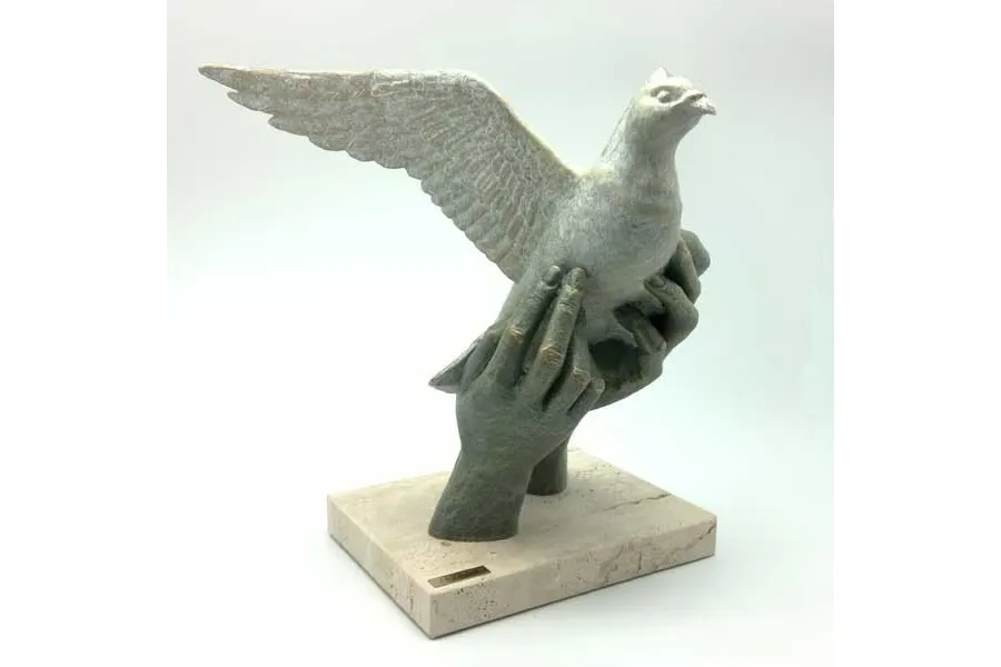 picture 2 White dove - a symbol of freedom and peace