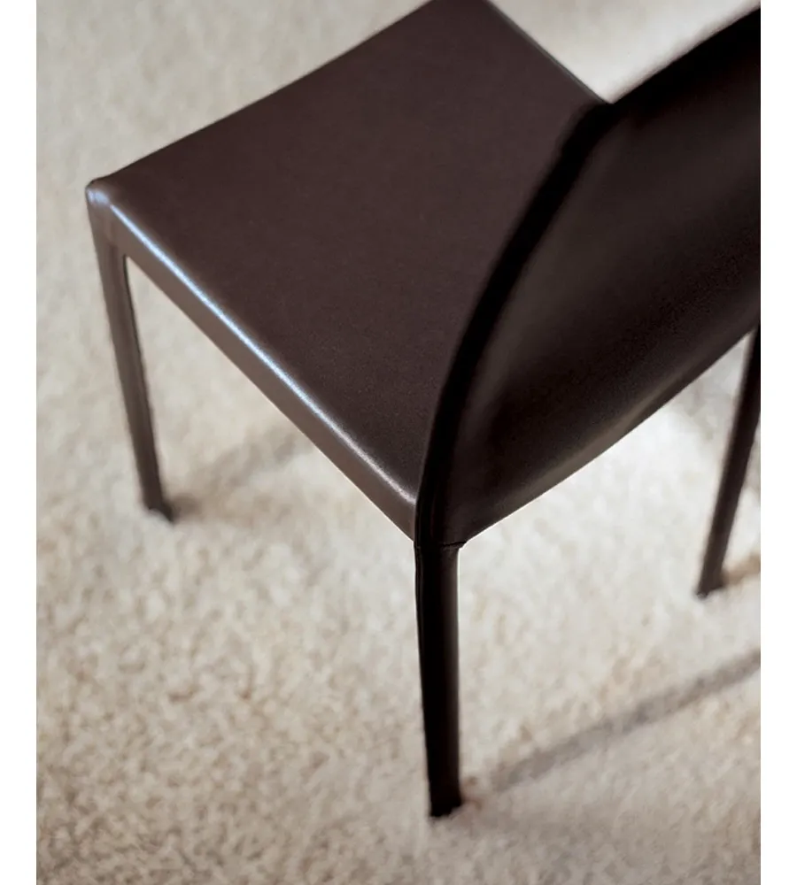 obrazek 6 Minimalistyczne krzesło ze stalową ramą, tapicerowane skórą - Dress - Colico