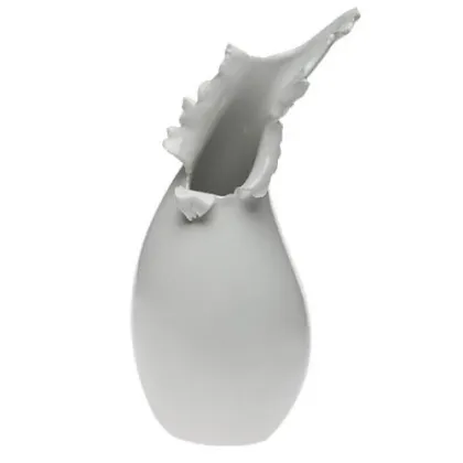 Picture An avant-garde vase with an unusual, bulging shape - Byfly